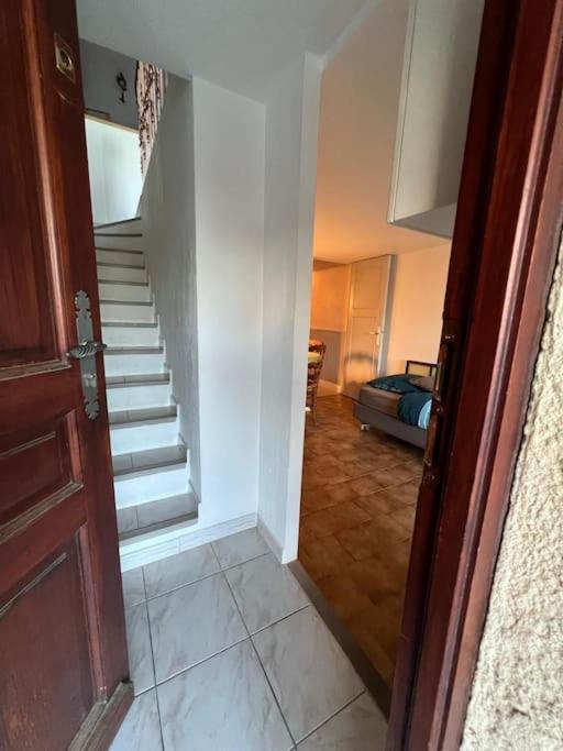 Appartement Triplex T4 83m2 Vue Avec Le Patio Et L'arrivee Autonome *